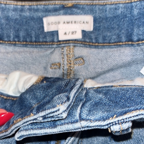 Good American denim shorts 4/27 new never worn - Picture 3 of 5